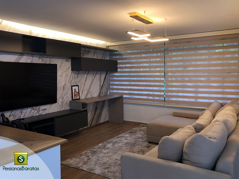 Sheer Elegance Poli&eacute;ster