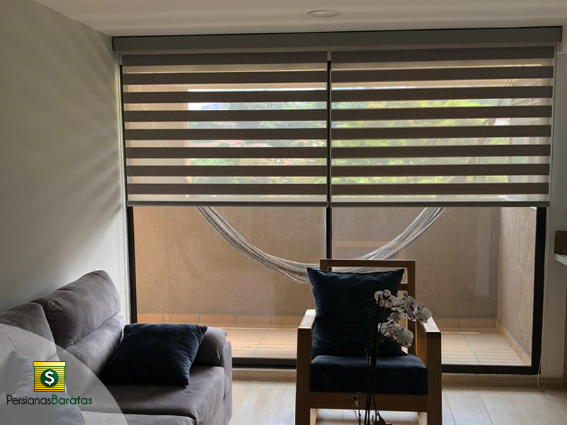 Sheer Elegance Poli&eacute;ster