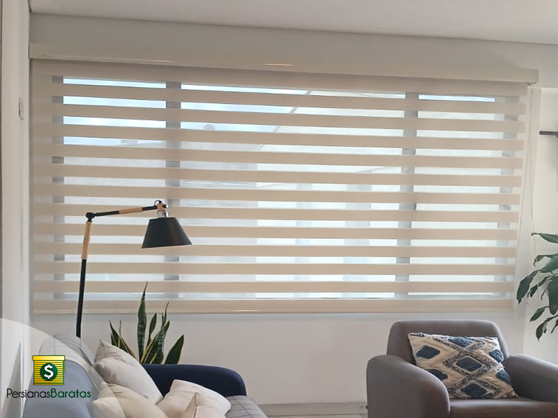 Sheer Elegance Poli&eacute;ster