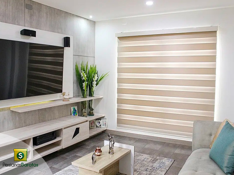 Sheer Elegance Poli&eacute;ster