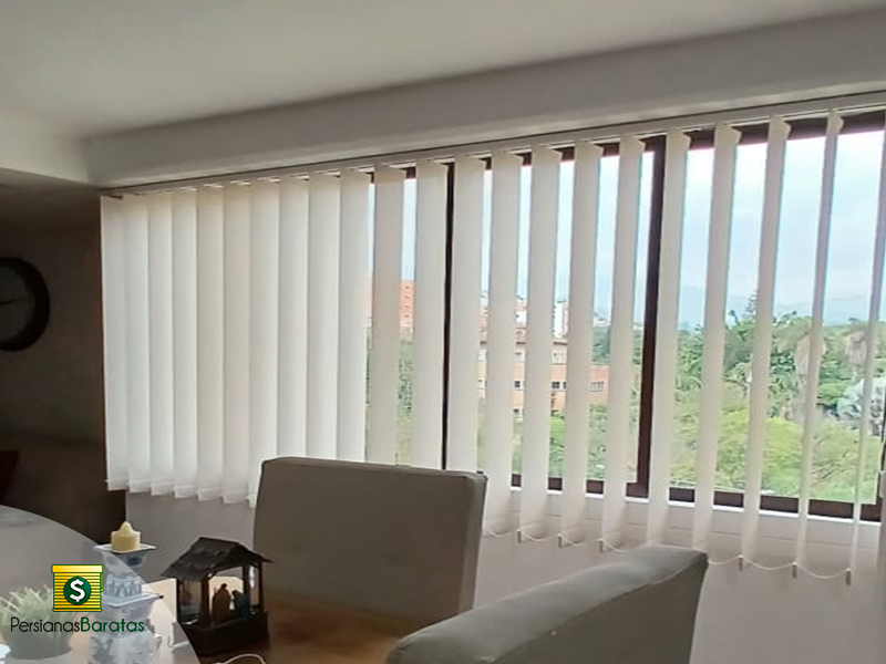 Vertical Poli&eacute;ster