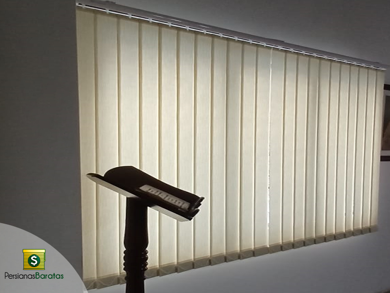 Vertical Poli&eacute;ster