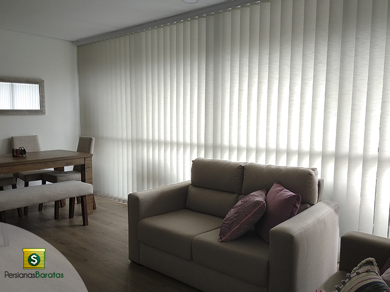 Vertical Poli&eacute;ster