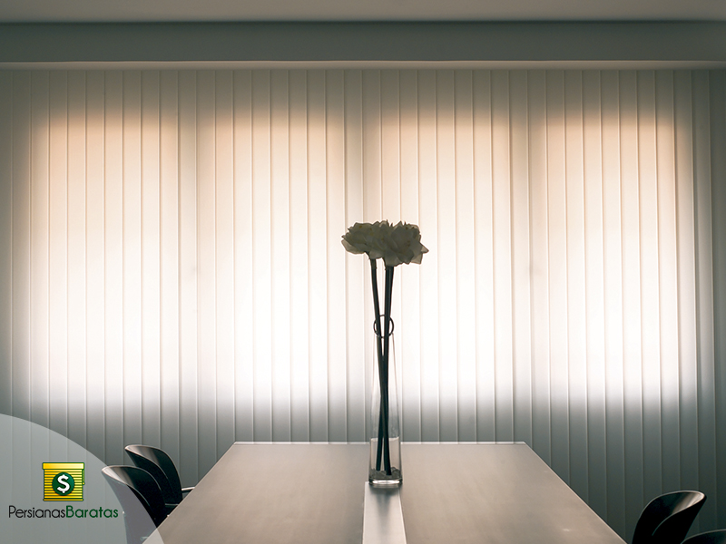 Vertical Poli&eacute;ster